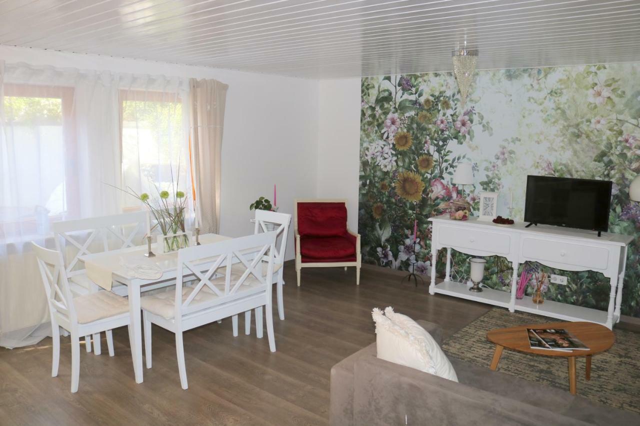 Soutterain - Wohnung Mit Senkgarten Weingarten  Eksteriør bilde